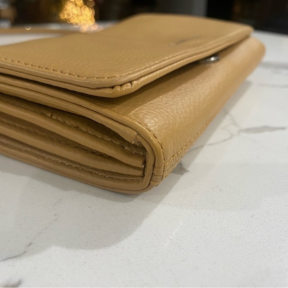 NWOT Tignanello Slim Cellphone Crossbody Leather; color: Honey Tan - Picture 7 of 13